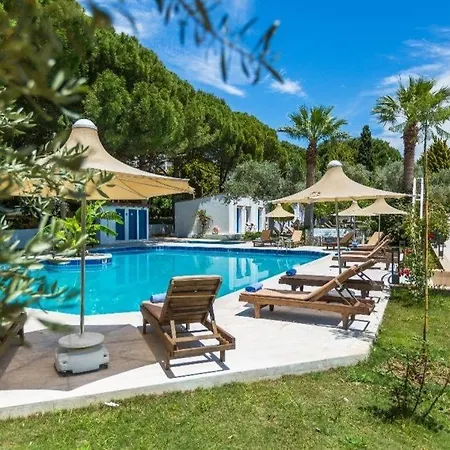 Adella Garden Marina كوشاداسيه
