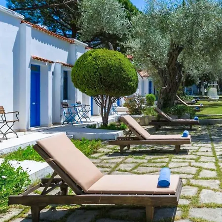 Adella Garden Marina فندق