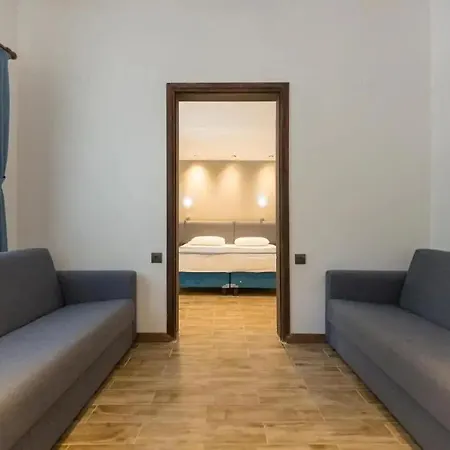 Adella Garden Marina فندق 3*