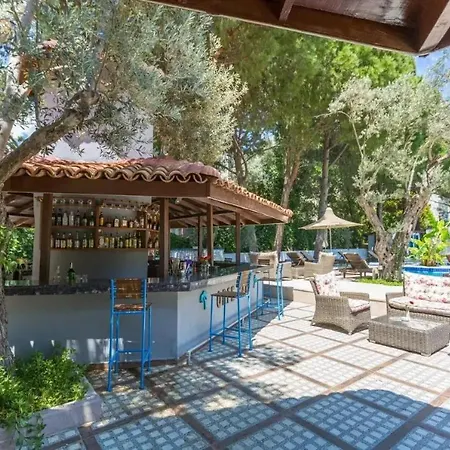 Adella Garden Marina Kusadasi